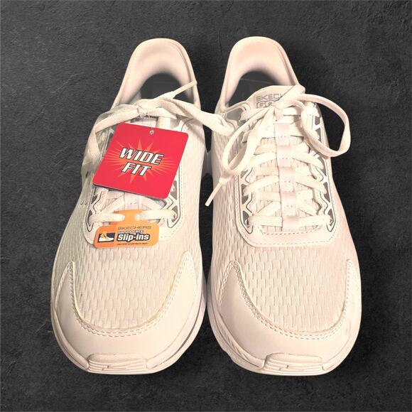 NWT, Skechers Women's Slip-ins GO RUN Consistent 2.0 Endure Wide fit, Size 8 - Picture 1 of 8